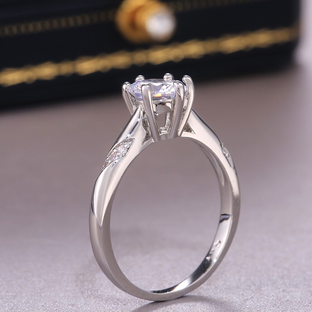 Huitan Klassieke 6 Klauwen Vrouwen Wedding Band Sieraden Ring Shine Zirconia Engage Party Luxe Vrouwelijke Ring Eenvoudig