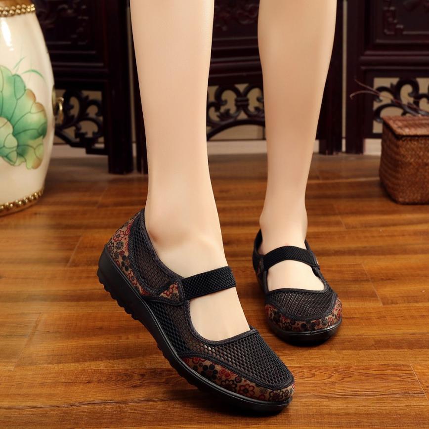 Women's Net Shoes Flat Heel Breathable Hole Mesh Casual National Style Shoes Women Slip-On Outdoor Flat Soft Shoes