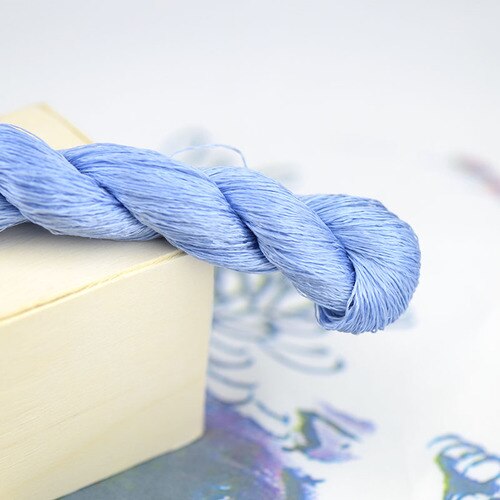 1 väri 400m suzhou kirjonta 100%  luonnonsilkki brodeerattu lanka silkki tee itse silkkisävyinen kirkas väriviiva keskiyönsininen: Ei . 4