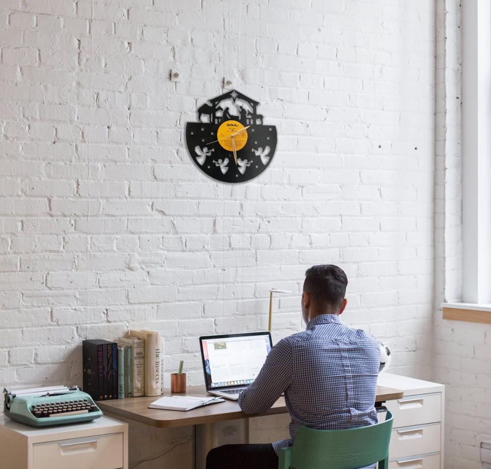 Real Plaque Wandklok Met Geboren Van Jezus Symbool