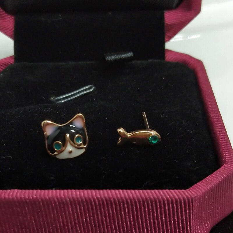 2019 orecchini moda semplice gioielli di alta qualità cristallo blu gatto e pesce orecchini asimmetrici per le donne
