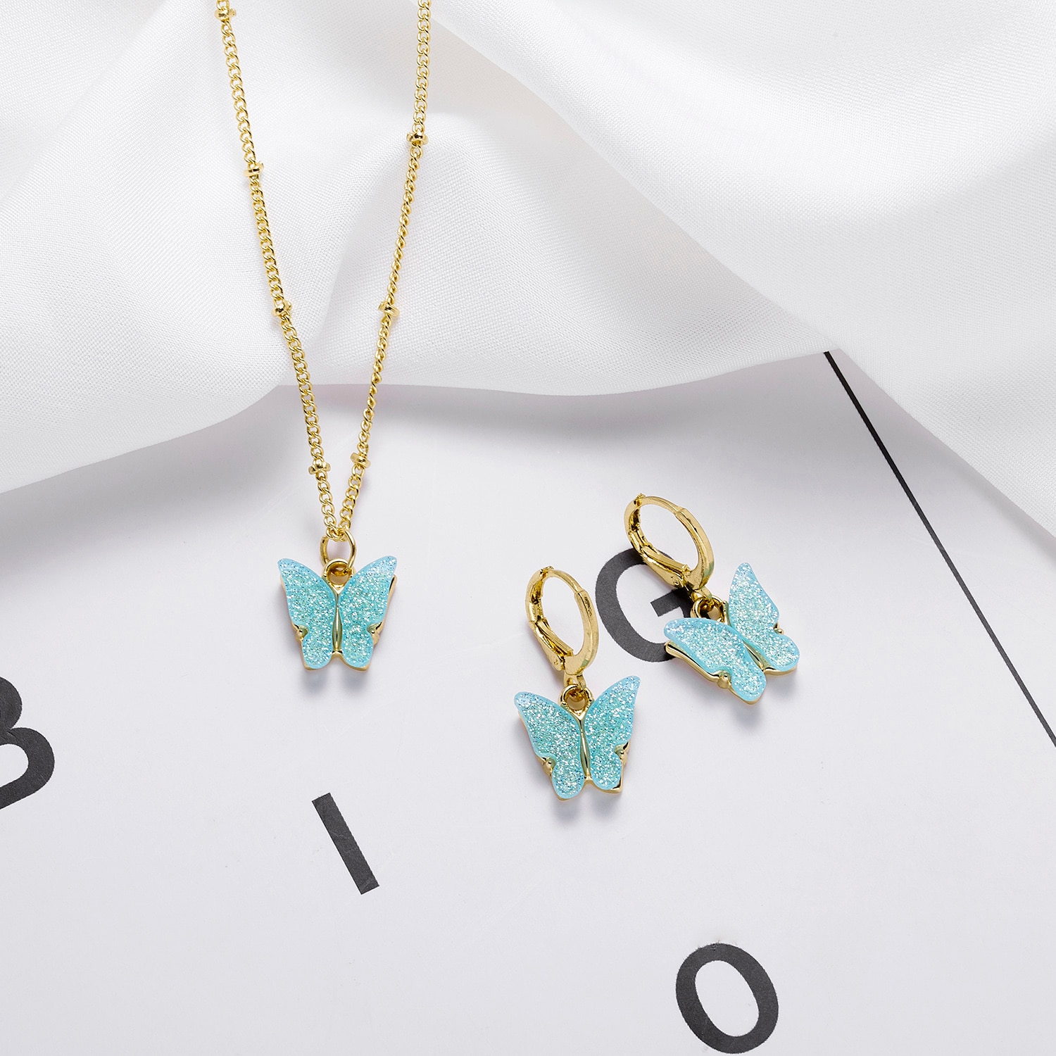 Ensemble de bijoux pendentif papillon en acrylique, scintillant, adorable ensemble de boucles d'oreilles et collier, de Style japonais et sud-coréen