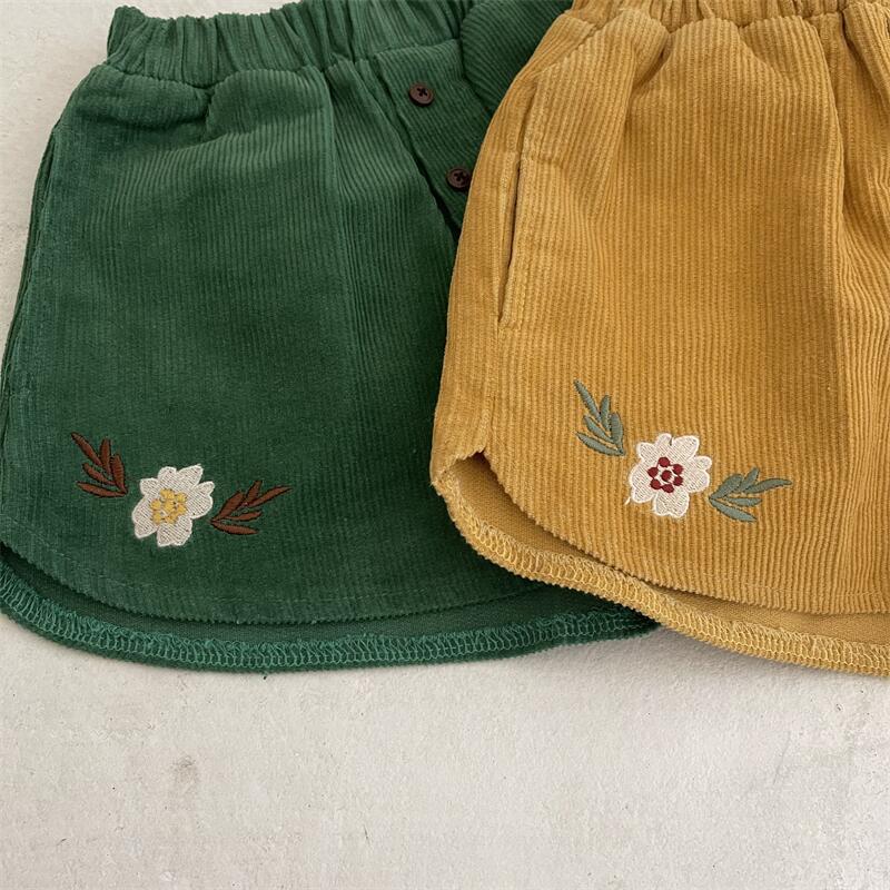 Pantaloncini per bambini casual in tinta unita ricamati a fiori per ragazze primavera estate