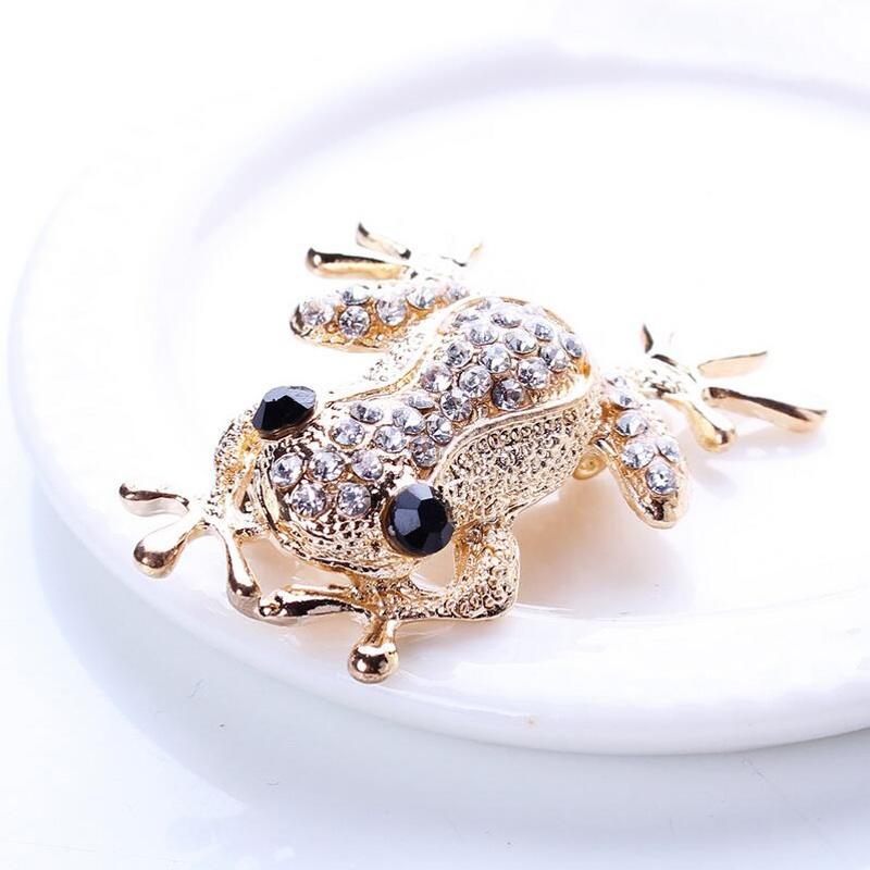 Lnrrabc Mode Vrouwen Zilverachtige Kleur Bloem Vormen Kristallen Imitatie Parel Broche Pin Sieraden Pins Broches De Strass Luxo