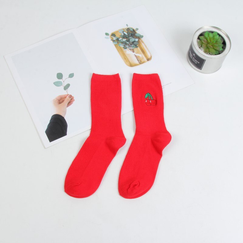 Mignon dessin animé fruits impression avocat banane cerise pêche filles Kawaii chaussettes meias coréen Harajuku broderie Pile tas chaussettes drôles: 4