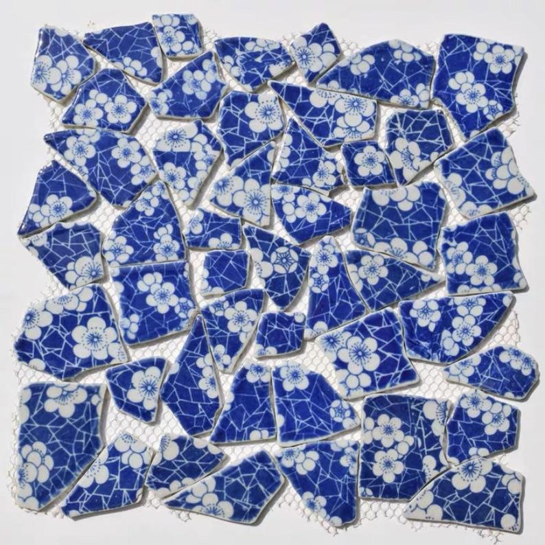 Azulejo de mosaico de porcelana de flor azul y blanco, azulejos de pared de baño de cerámica PCMTYHS17
