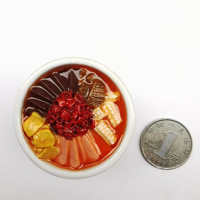 Gesimuleerde voedselkoelkastmagneten Hars geschilderde magneet Noedels Ribben Pot Leuke magneten voor koelkast Retro magnetisch handwerk: Rood