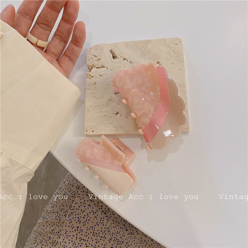 AOMU Sweet Romantic Pink Acrylic Hollow Square Hairpin Smooth Irregular Geometric Splicing Floral Hair Claw for Women Jewelry