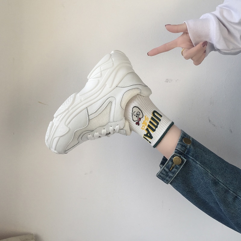 Løbesko fritidssko kvinde sneakers efterår lyse hvide sneakers platform dame sko behagelig mesh snøre