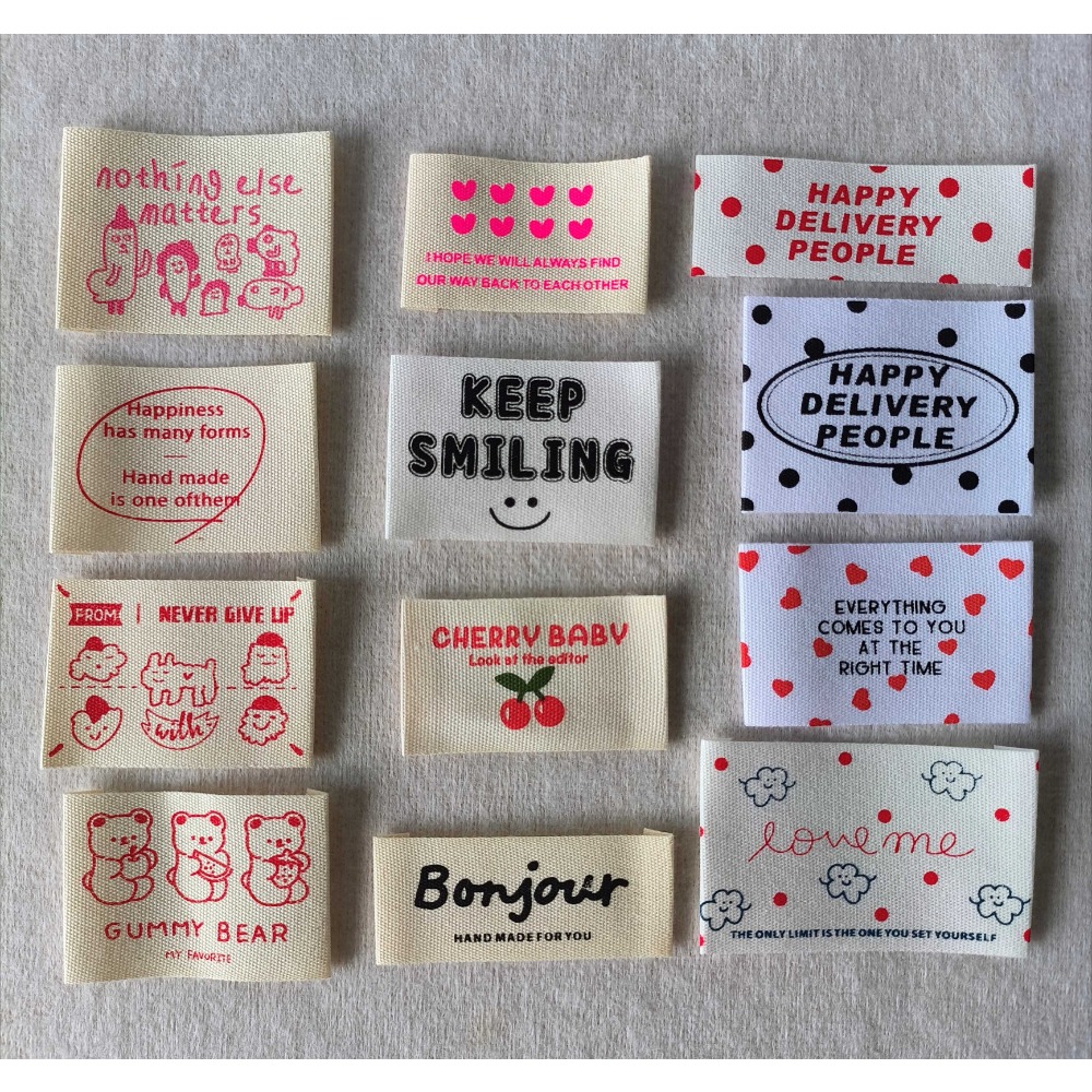 12 stijlen klaar voor 100% katoenen kledinglabels, bedrukte geweven tags met kersenbeerontwerp, schattige kinderstofverzorgingslabels: Goud