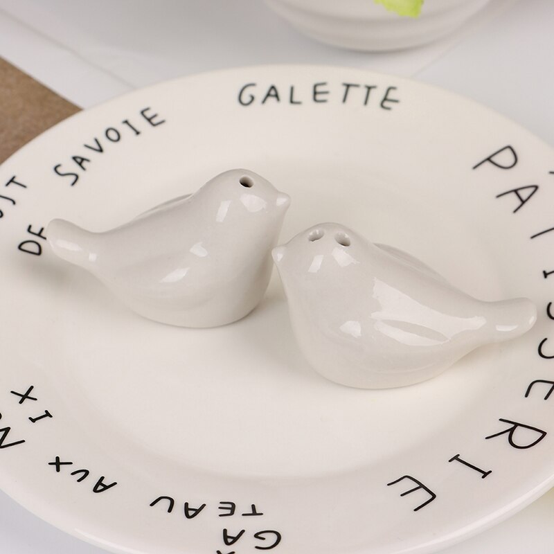 2PCS Love Bird Salt Pepper Shaker Pots Flying Bee Tableware Pepper Box Cruet Caster Seasoning Souvenirs Decor