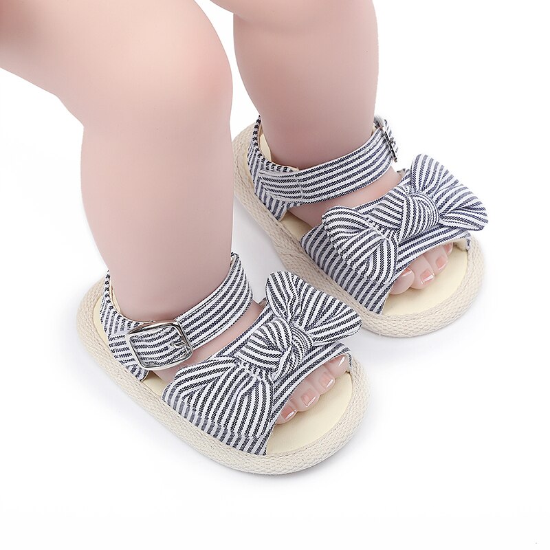 ¡Novedad de ! Sandalias informales para niñas. Zapatos planos antideslizantes con suela suave para niños pequeños. Primeros zapatos de andar para niñas de verano.