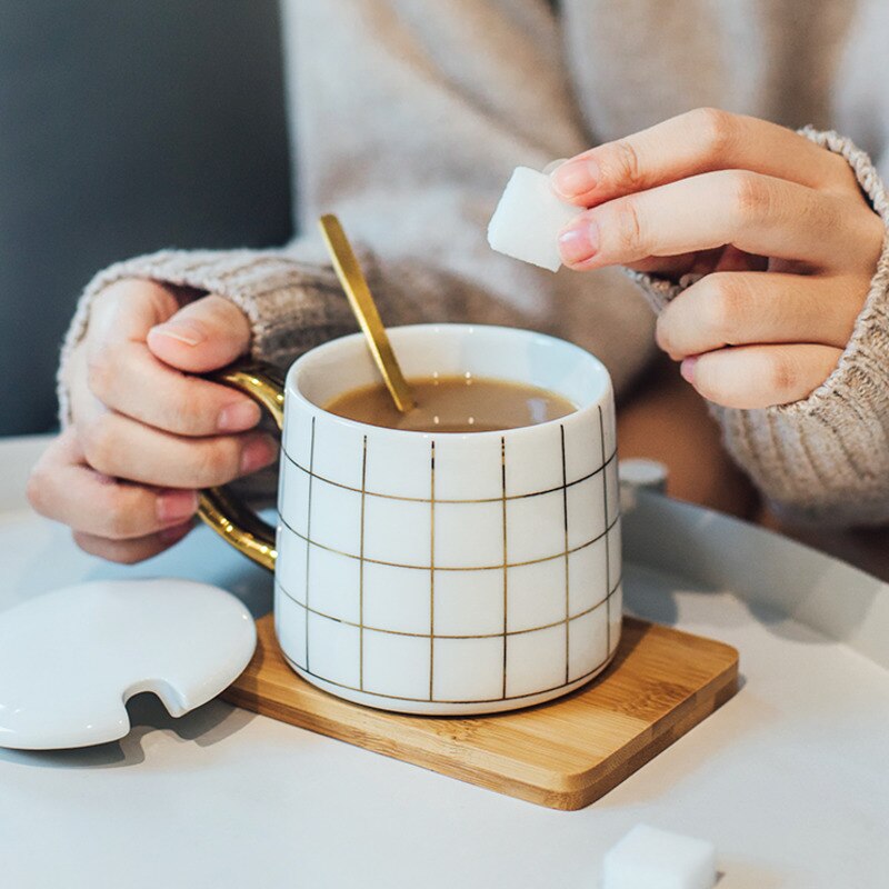 Taza de café de lujo con estampado de lunares a cuadros, geométrica, de cerámica, para desayuno, taza de leche y agua, creativos para parejas