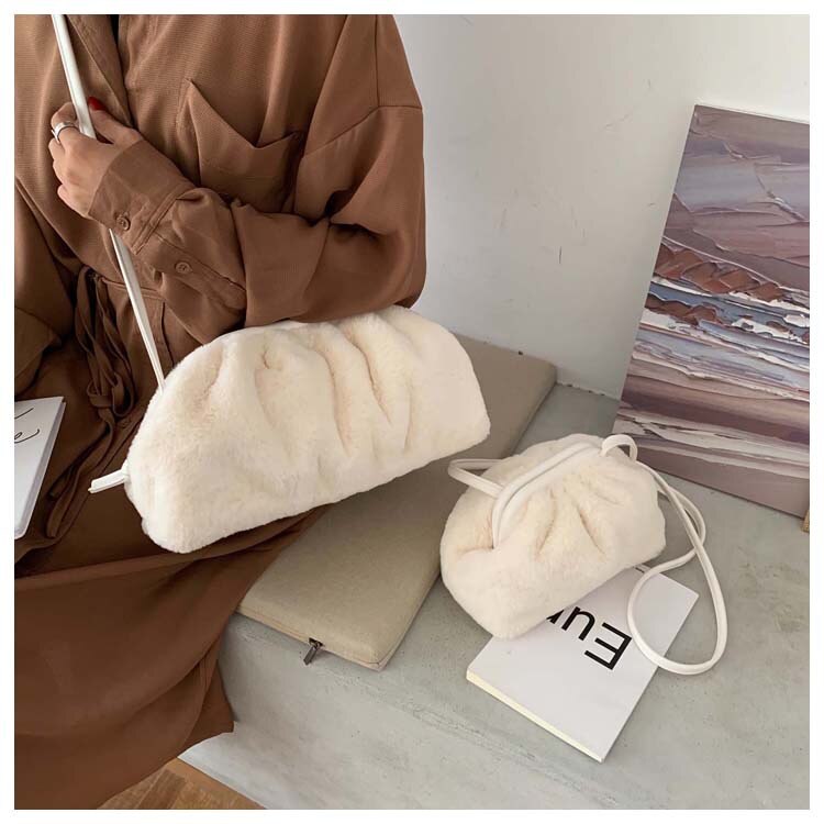 Plush dumpling bag with drawstring Q4: White / 33X11X18cm