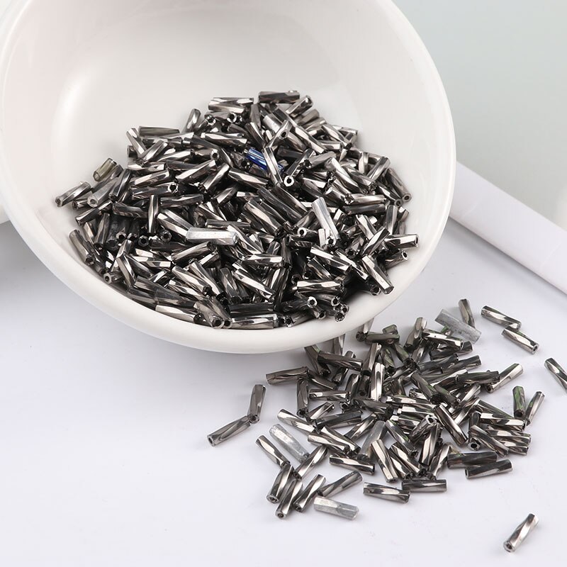 300 Stück spiralförmige Rocailles 11/0 Röhrenperlen 2 x 6 mm Twist Signalhörner Glas Rocailles für DIY Armbinde Schmuck Kleid Herstellung 25 Farben: Braun