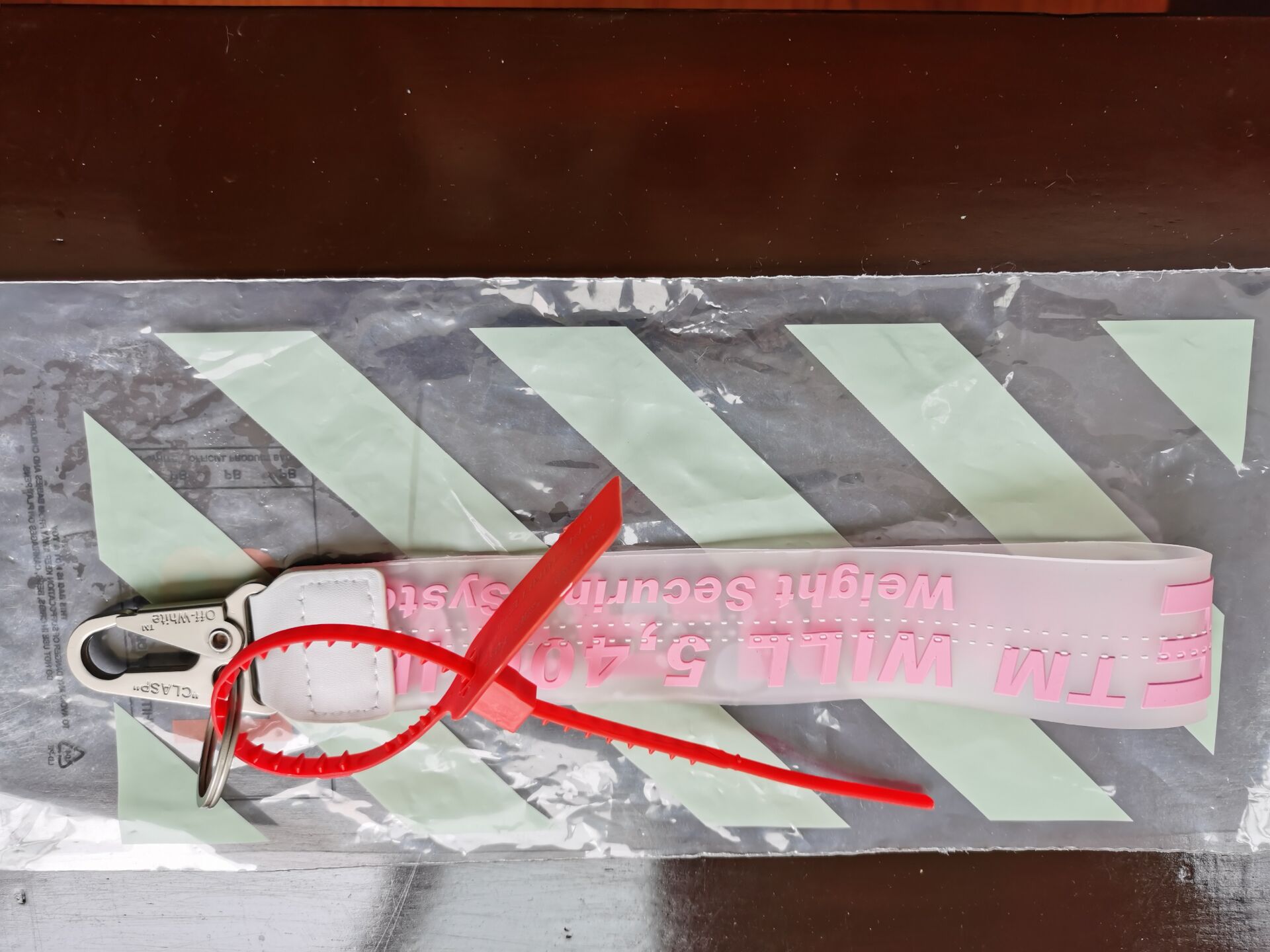 Off White Keychain Transparent PVC Jelly Letter Key Ring Jeans Waist Bag Mobile Phone Case Bag Camera Bag Pendant Key Chains: Pink