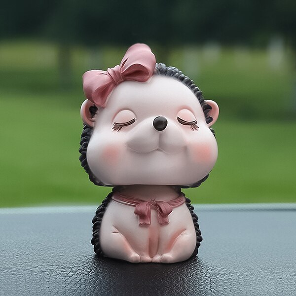Décoration d&#39;intérieur de voiture, jouet de tableau de bord de voiture, poupée mignonne de personnage hérisson qui bouge la tête: Hedgehog girl