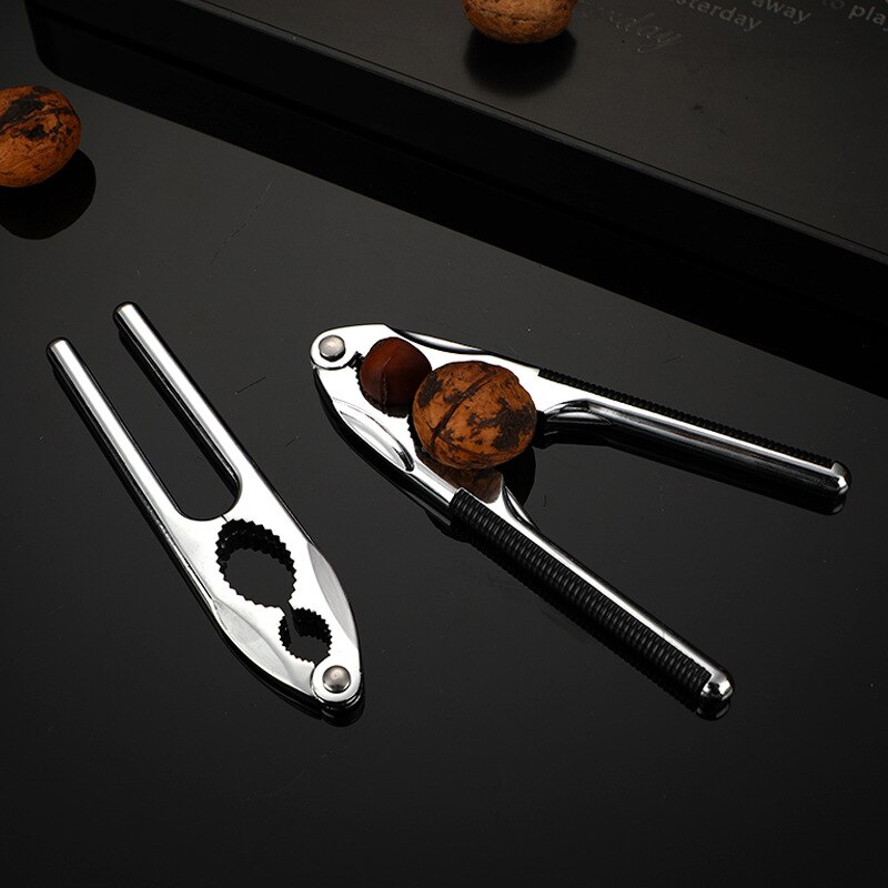 Cascanueces de carcasa de Metal plateado para nueces, Cascanueces de aleación de Zinc multifuncional para nueces, avellanas, macadami
