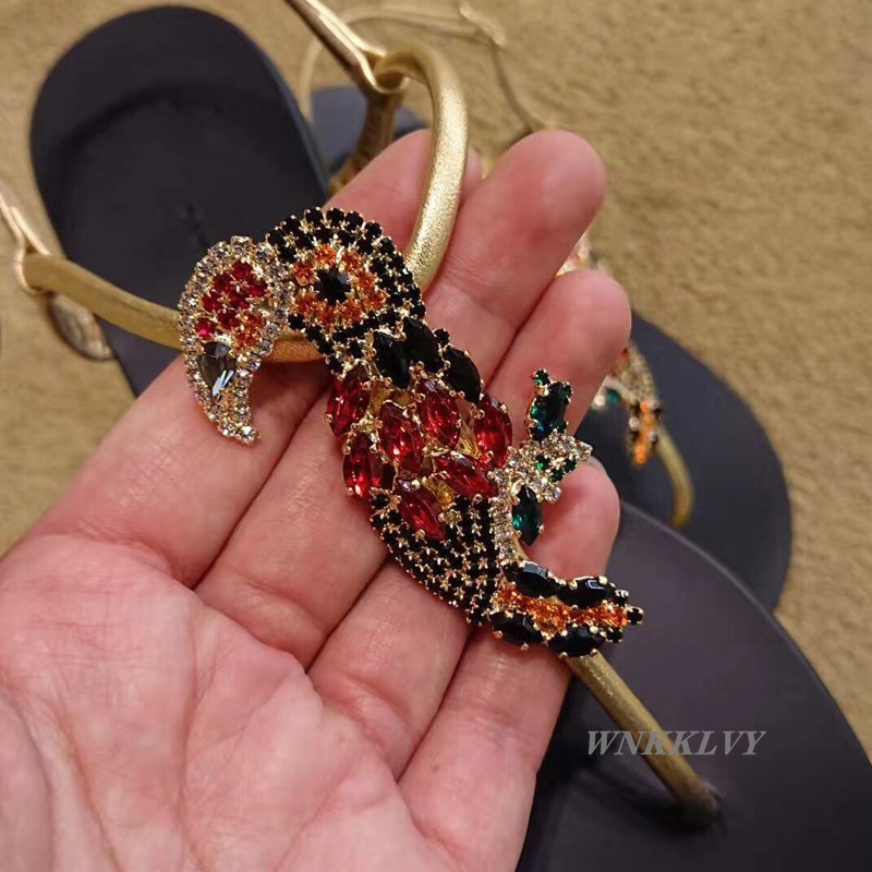 Sandalias planas de verano para mujer, chanclas elegantes con diamantes de imitación, clip dedos de cristal, playa, vacaciones junto al mar