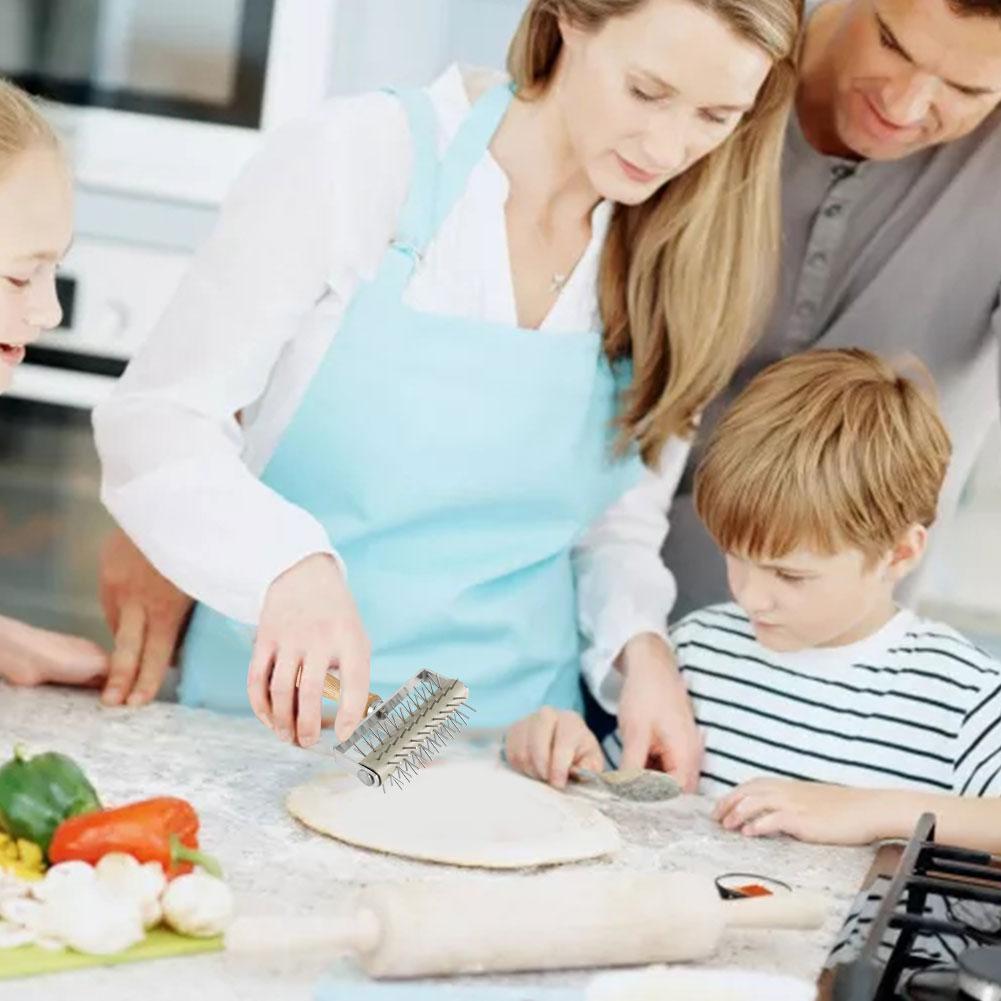 Roestvrij Stalen Wiel Pizza Brood Naald Punchers Roller Pie Deeg Pitter Duurzaam Houten Handvat Bakvormen Pizza Schaar