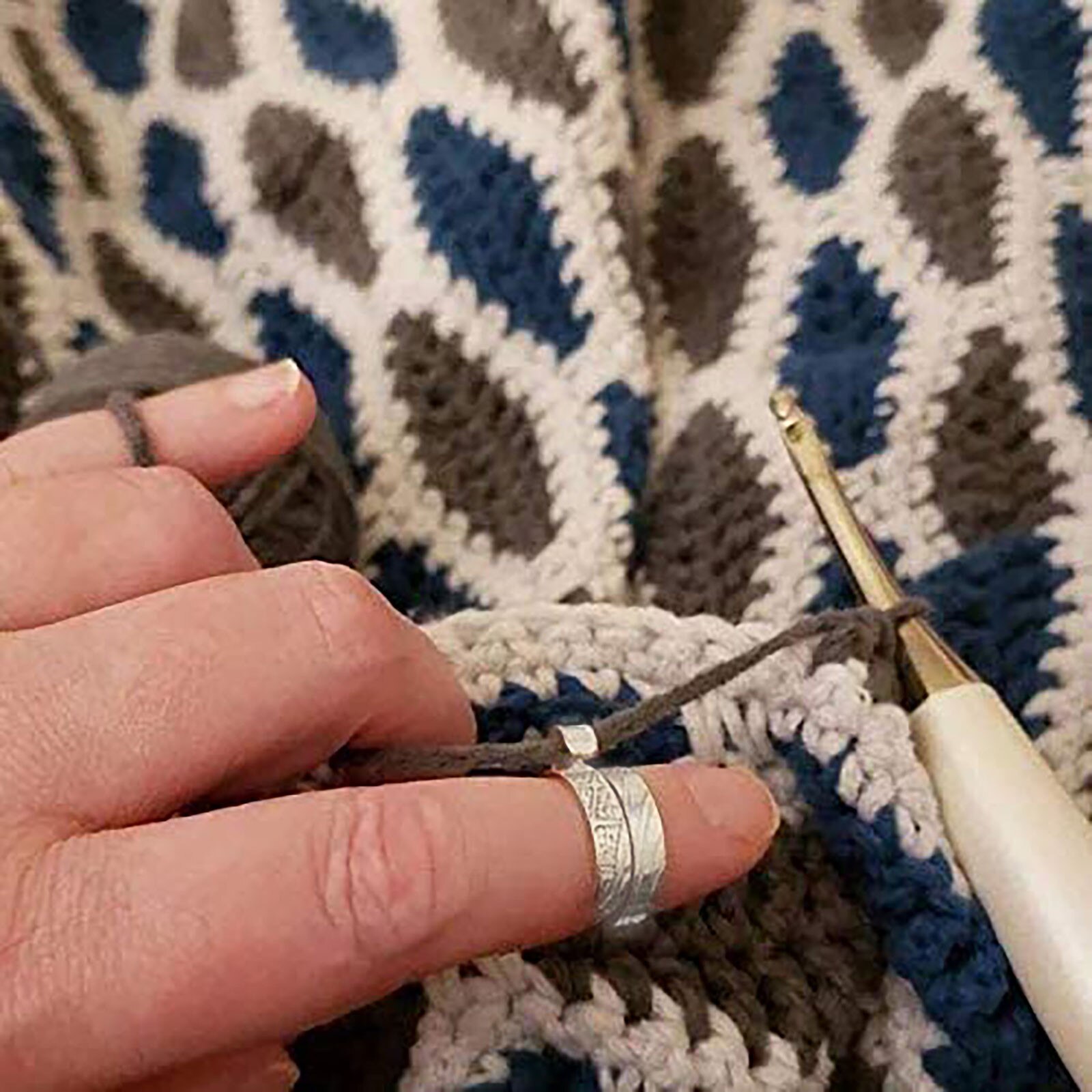 Justerbar striksløjfe hæklet sløjfe strikning tilbehør strikering justering finger slid fingerbøl garn guider strikket ring #50