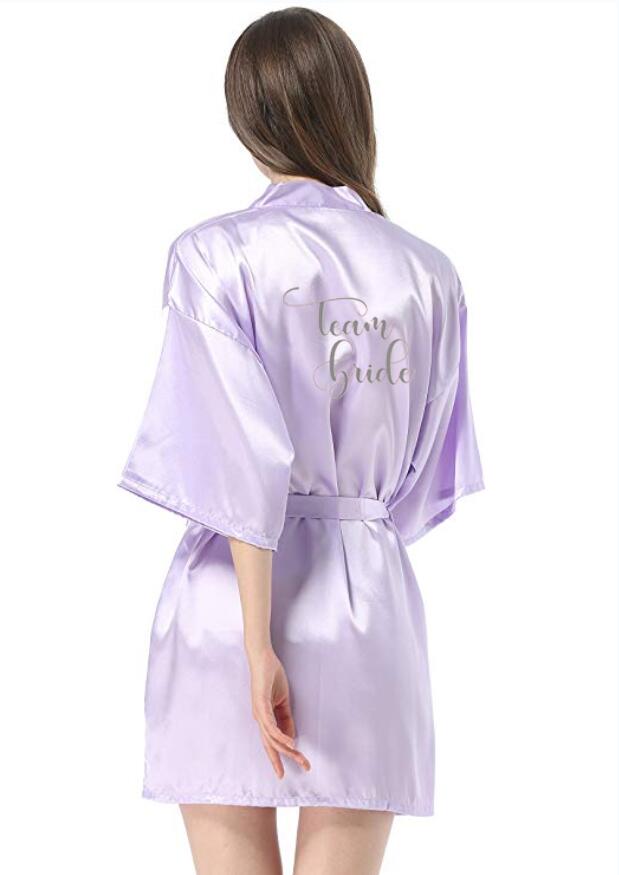 bruid bruidsmeisje gewaad met wit zwarte letters moeder zus van de bruid huwelijkscadeau badjas kimono satijnen gewaden