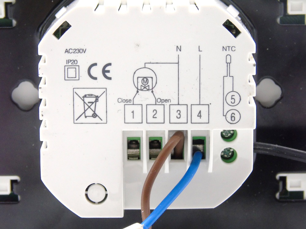 EU underfloor heating thermostat weekly programmable with valve control