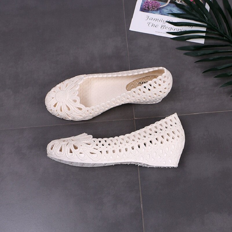 plastic sandals women hollow out slip on wedges jelly sandals walking shoes beach sandals big size 41 4h81
