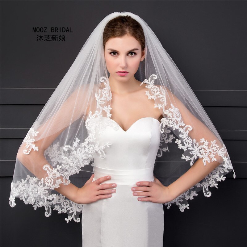 Coude longueur voile en Stock deux couches Appliques dentelle doux Tulle mariage voiles de mariée avec peigne en métal
