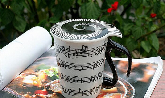 1 PC Muziek Mok cup Personeel Merkt Piano Toetsenbord Keramische Porseleinen Mok Koffie Caneca met Deksel Creatieve Niet Lepel OK 0308