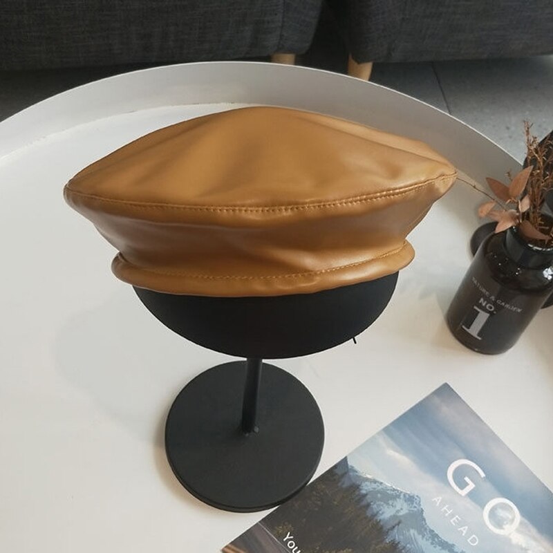 5 farger årgang imitert pu skinn beret lue flat lokk fast svart kaffe vin rød marine fransk caps til kvinner menn: kaki