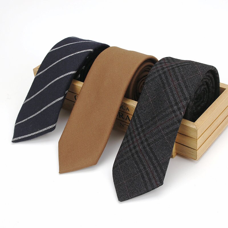 Moda męska diament sprawdź sztuczna tkanina z garnitur w paski chudy krawaty mężczyźni małe krawaty projektant krawat jednolity krawat