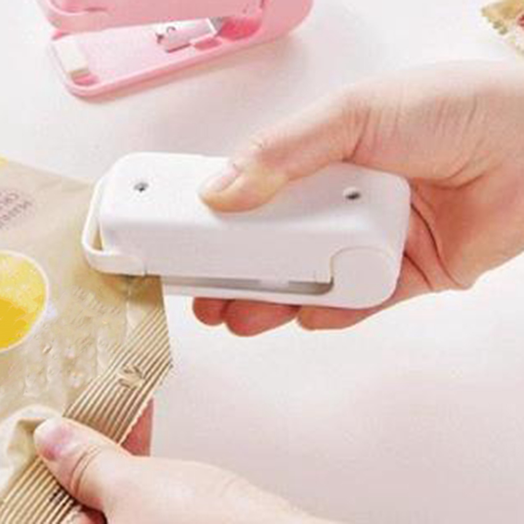 Mini Machine à sceller Portable, pour sceller les sacs de snacks ménagers, sac de rangement de cuisine, Clip d'emballage blanc