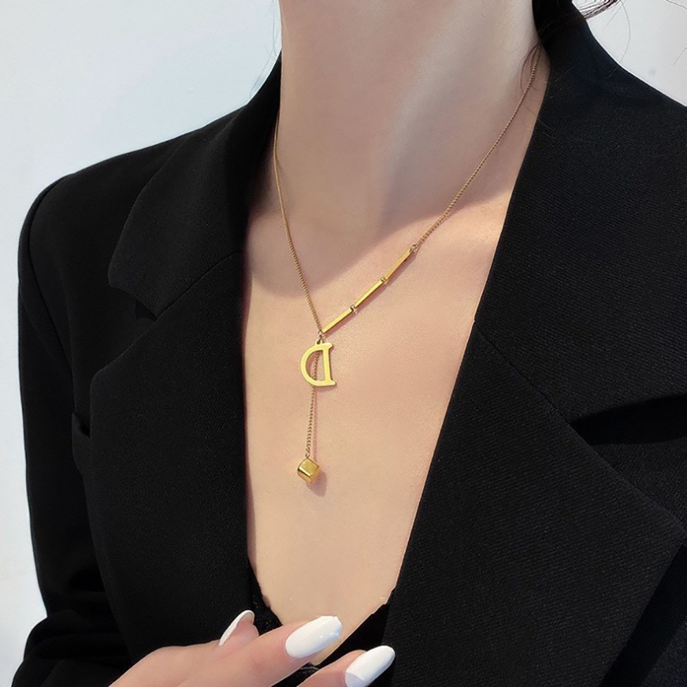 Collar con colgante de acero inoxidable con letra inicial para mujer, cadena de Color dorado a la , collares de clavícula con alfabeto de A-Z, de joyería