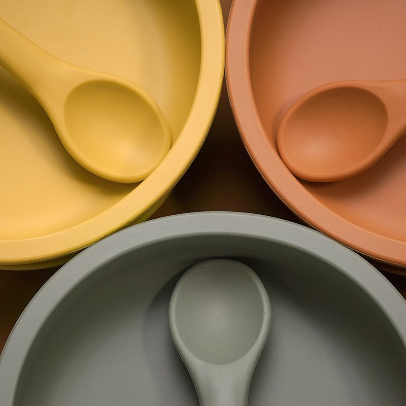 Bpa-vrij effen baby siliconen serviesset peuterveiligheidszuiger silicagel kom bord en lepel kinderkeukengereedschap