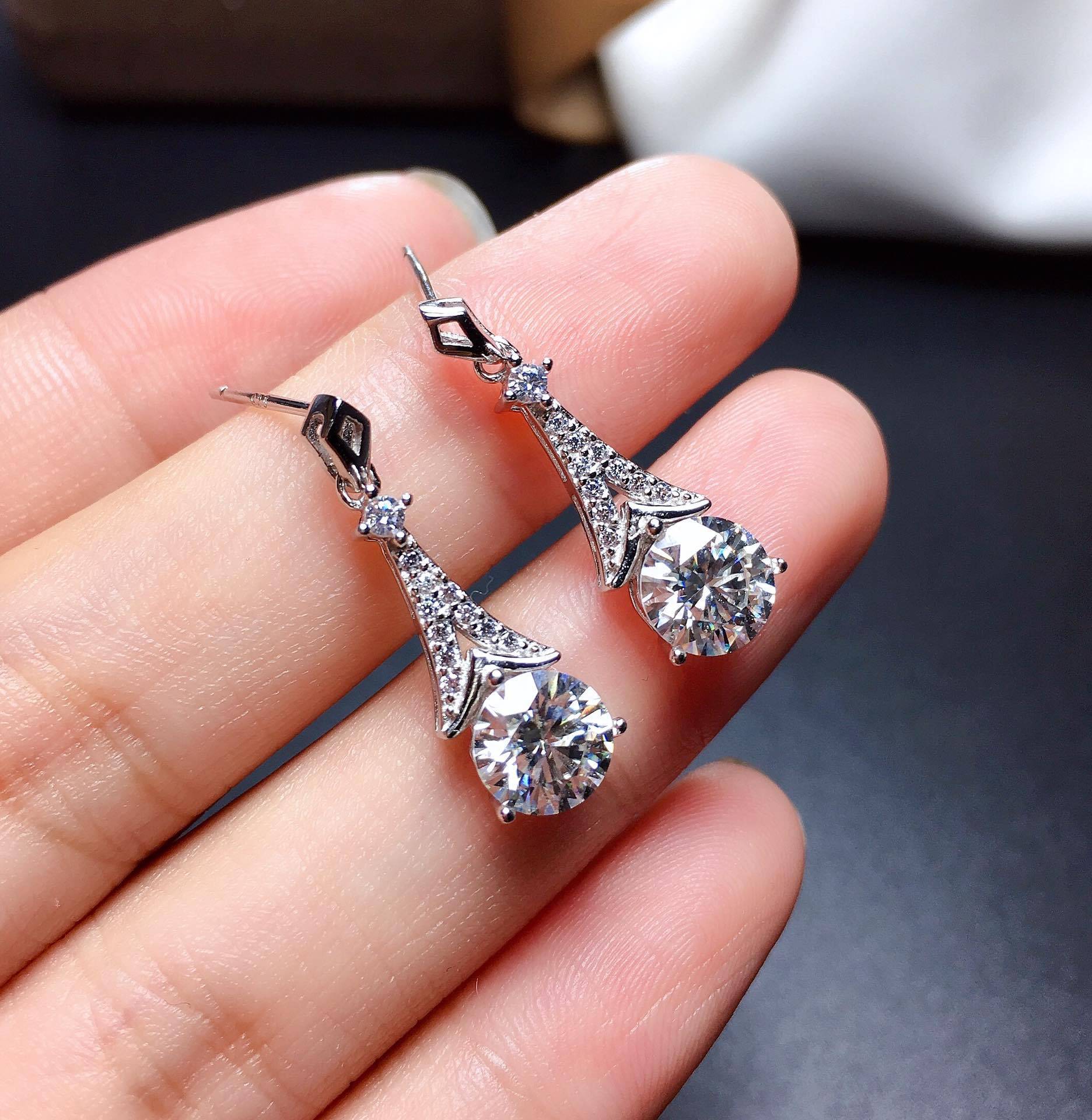 Qtt Prachtige Ronde Groene Zirconia Sieraden Sets Zilver Kleur Oorbellen Ketting Bridal Bruiloft Accessoires: White Earrings