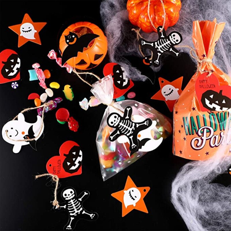 50 stk slikæske hængende tags halloween dekorationer tegneserie kraniet flagermus græskar tags til børn emballage pose dekor bil  tp899