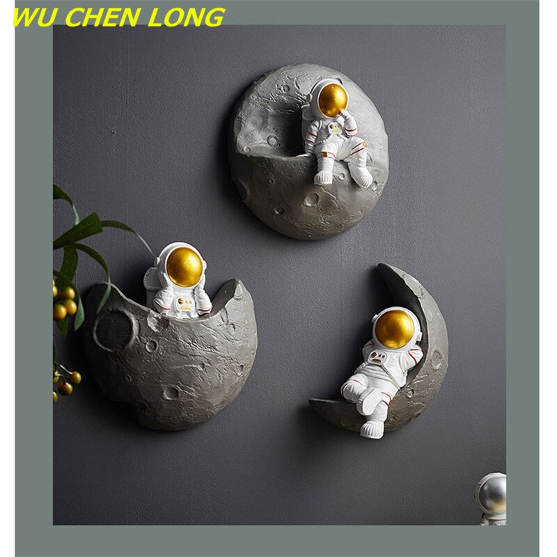 WU CHEN LONG Astronaut Art Sculpture Spaceman Wall Hanging Statue Resin Craft Home Decor Children Room Interior Showpiece R5700