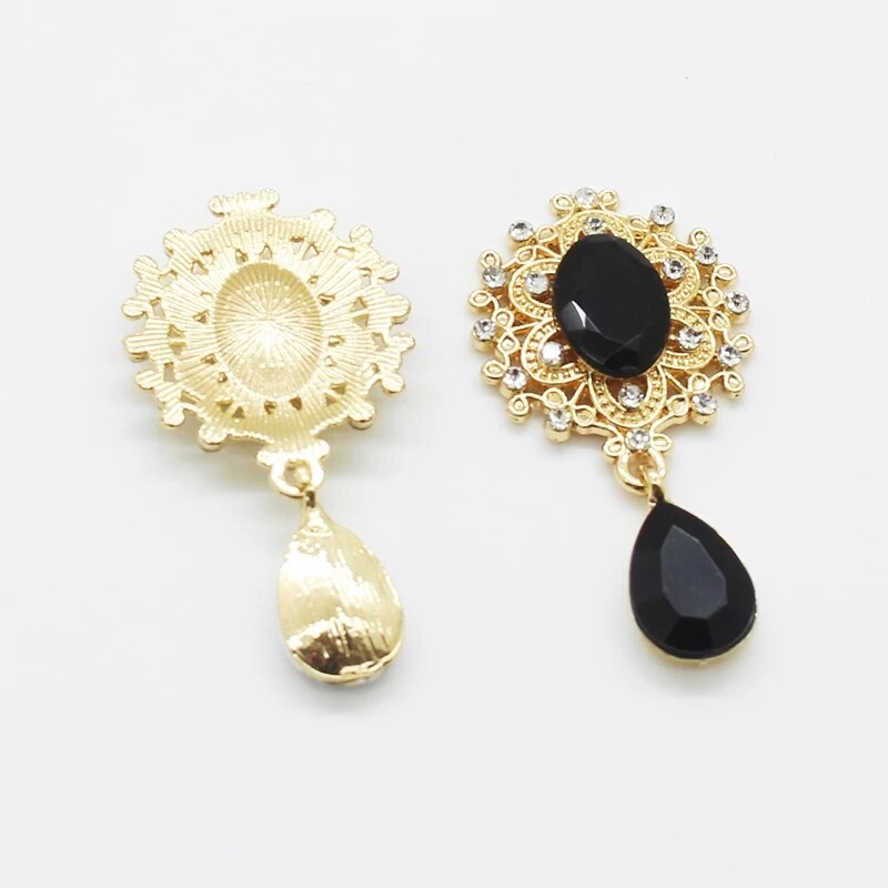 5 flache broschenanhänger, 25*45mm zarte, glänzende broschen aus goldfarbenem metall, dekorative kristall-hochzeitseinladungsideen