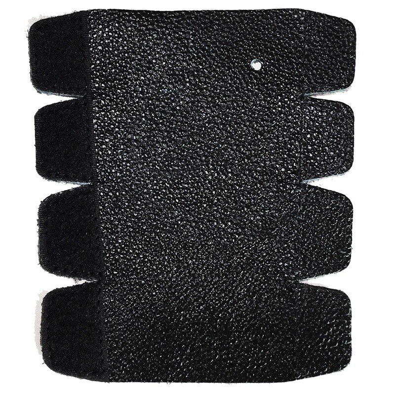 Accessori per strumenti in ottone con protezione antiscivolo in pelle di corno francese