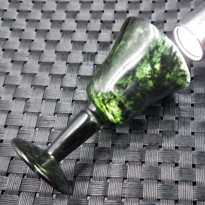 1 Pcs Natuurlijke Donkergroene Jade Wijnglas Mode Chinese Stijl Cup Hand Gesneden Ambachten Charm