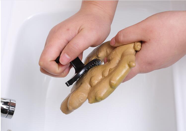 1pc gulerods yam kartoffelbørste ingefærskræller rengøringsbørste plastskraber frugt grøntsagsbørster let rengøring køkken  ok 0818