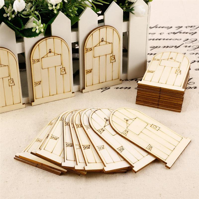 50 stücke Holz Gebühr Türen unbemalt Holz Stück Ornament Ausschnitte Handwerk Nette DIY Plakette Tür Wohnkultur (khaki)
