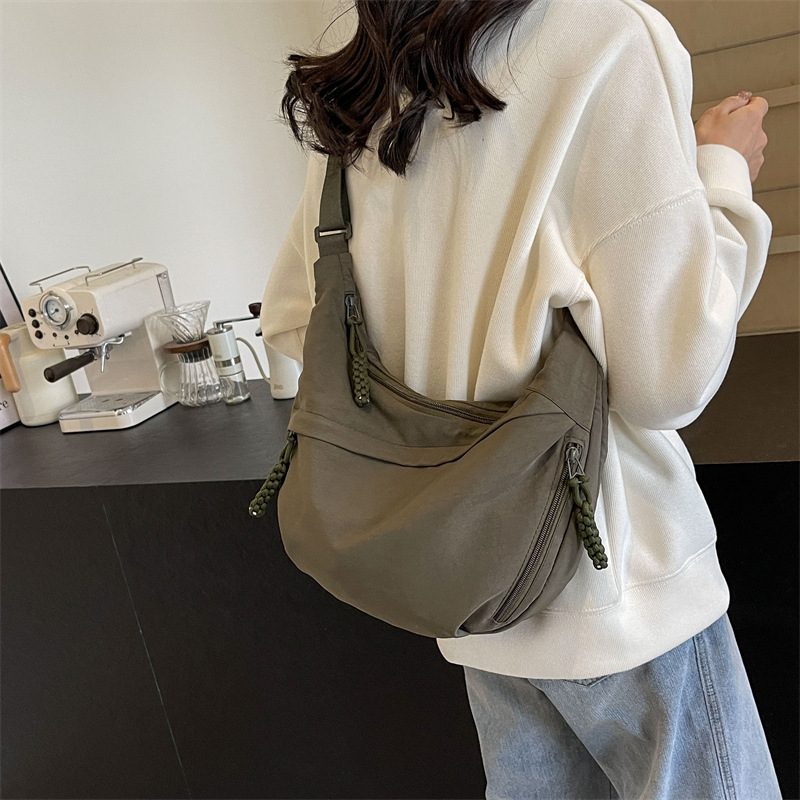 Nylon Fabric Shoulder Bag High Capacity Women's Crossbody Messenger Bag Leisure Versatile Shoulder Hobos Bag