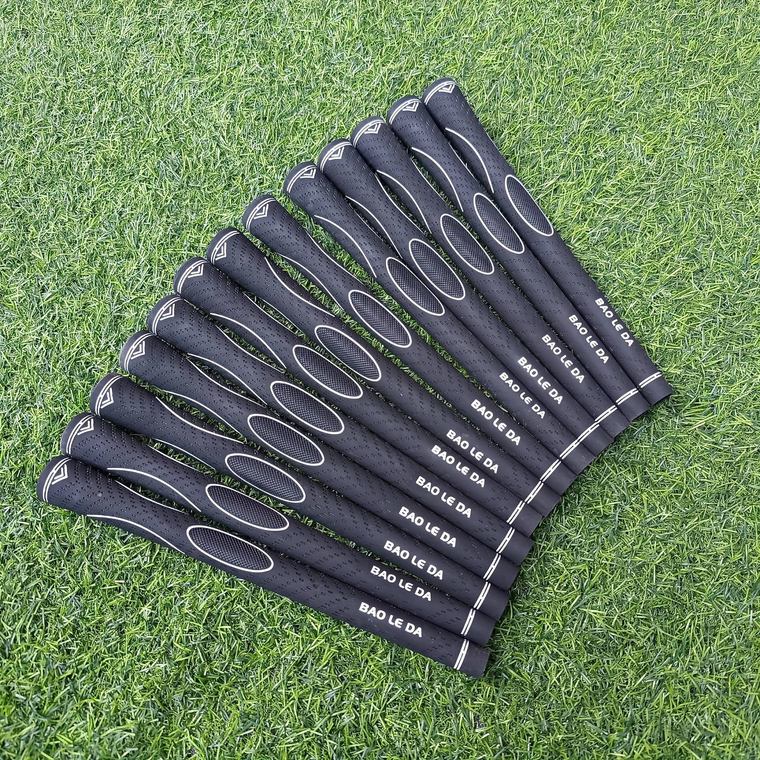 13 Stück in einer Packung, mittelgroßer Golfgriff, runder Golfgriff, Gummi-Golfgriff, mittelgroßer Griff, runde Golfgriffe, Eisengriff, Eisengriff