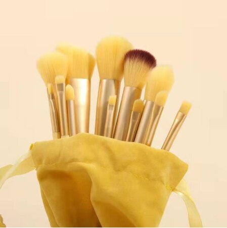 13- -pack sminkborsteset mjuk päls skönhet highlighter foundation concealer mångsidigt sminkverktyg: 13 st gult
