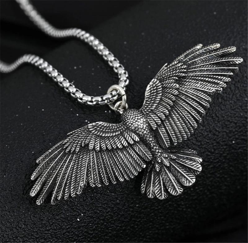 Simple Compact and Exquisite Animal Crow Raven Eagle Pendant Necklaces for Men Punk Jewelry