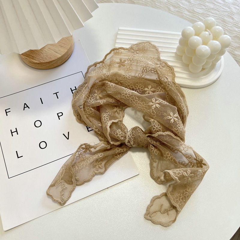 Bufanda de seda pequeña de encaje de Color para mujer, bufanda larga que combina con todo, bufanda de carpeta Triangular decorativa, protección para el cuello, cinta para el cabello de amarre: Marfíl