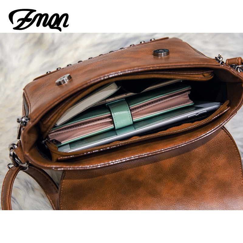 ZMQN Umhängetaschen Für Frauen Schulter Taschen Weibliche Vintage Leder Taschen Frauen Handtaschen Berühmte Niet Kleine Damen A522