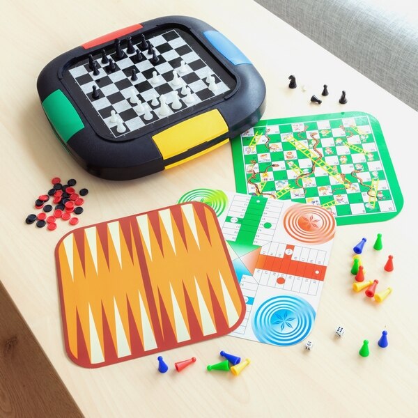 einstellen von 5 Bord Spiele